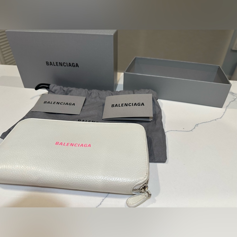 Balenciaga Cream/Pink Leather Women's Wallet with Dust Bag and Box - EUC
